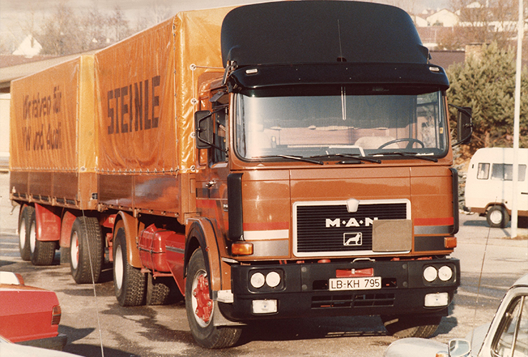 LKW mit Anhänger